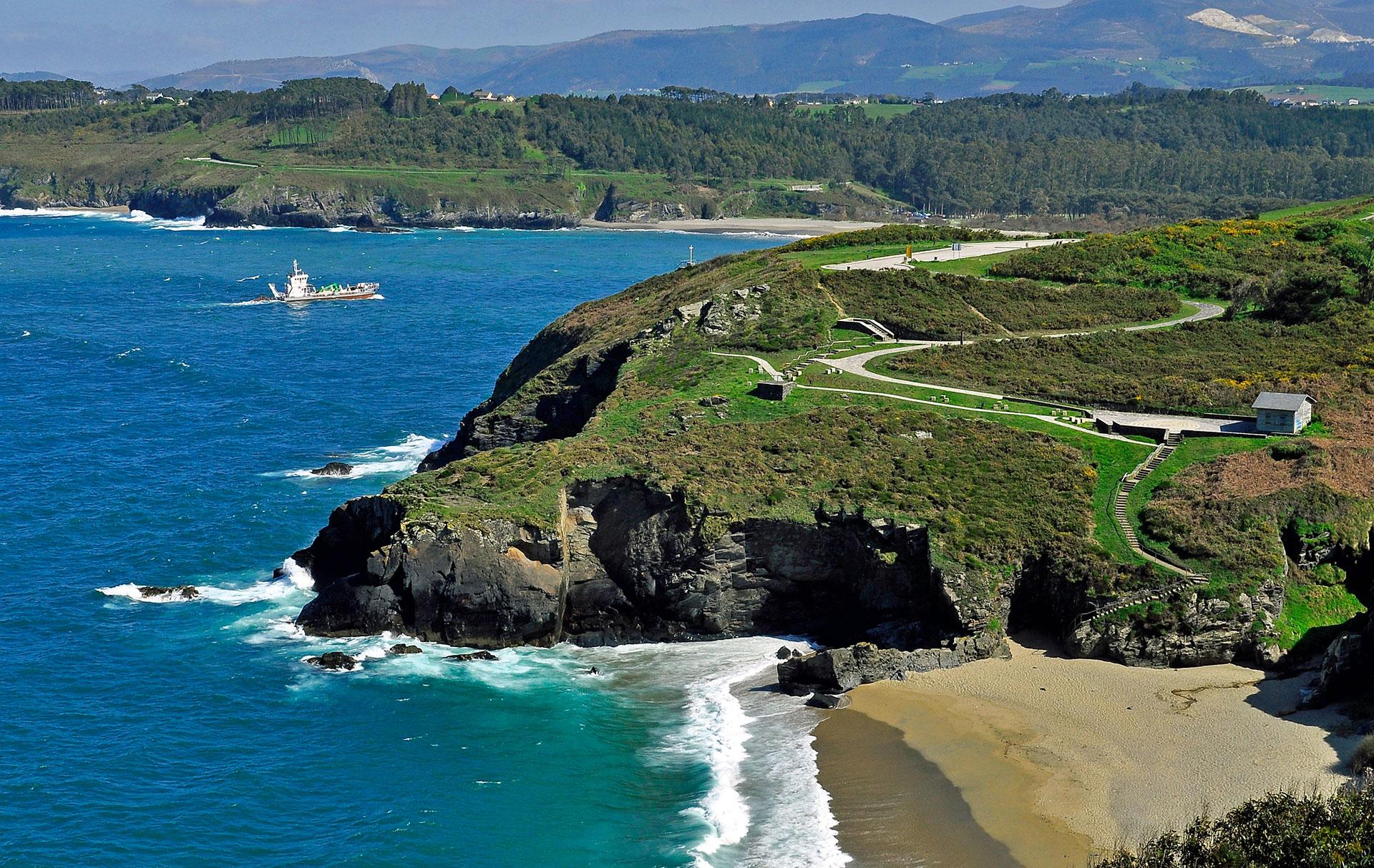 imagen de la playa de arnelles - asturias